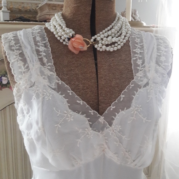 Vintage Other - PURE WHITE VTG NEGLIGEE, "100% DACRON", PLEATS!